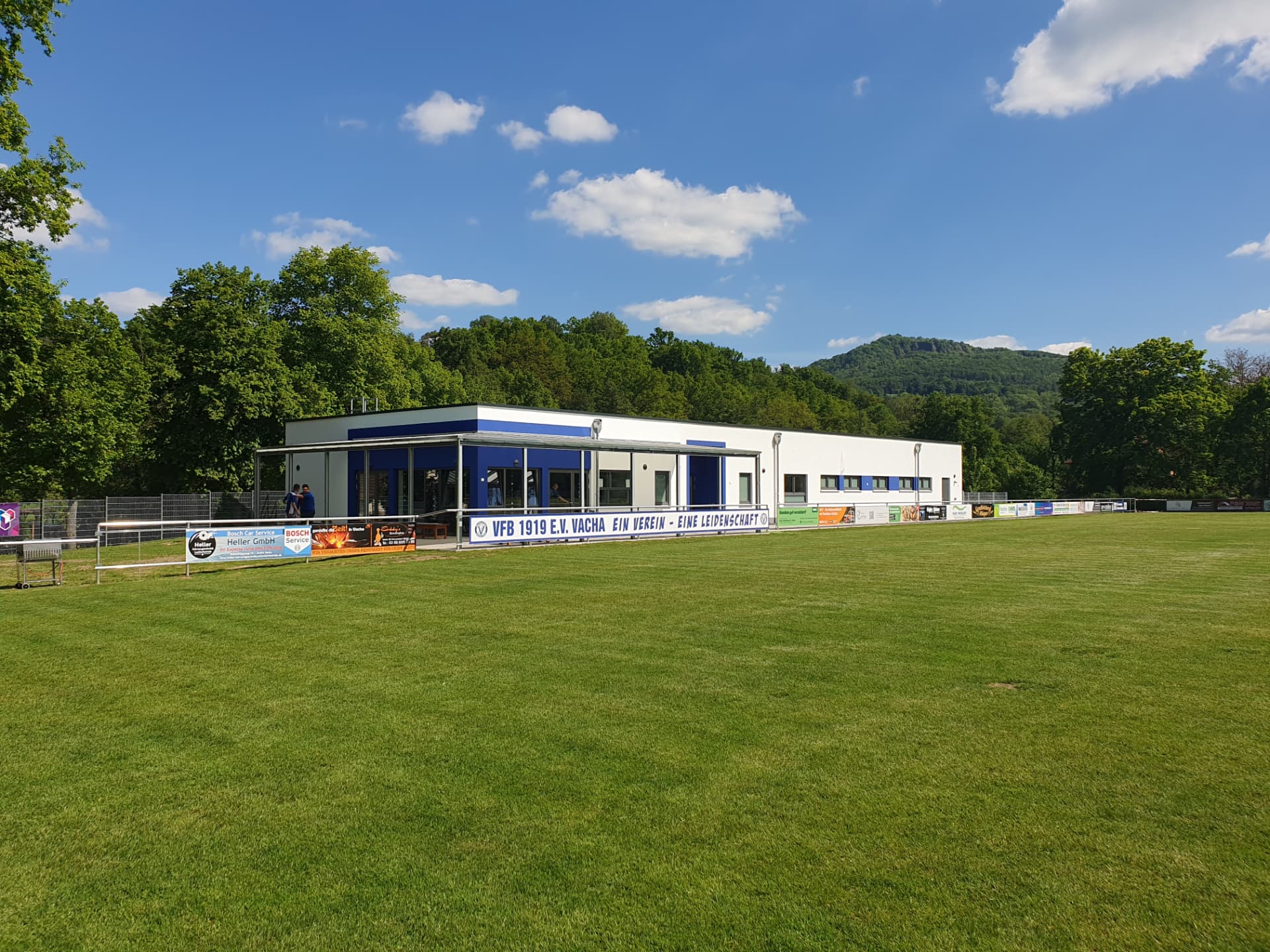 Sportlerheim Vacha, Außenansicht